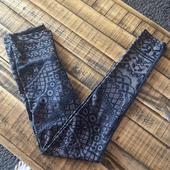 Niyama Sol Sofia Lace Leggings - Picture 13 of 15